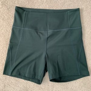 girlfriend collective Moss Run Short L